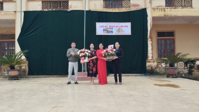 Tặng hoa chúc mừng